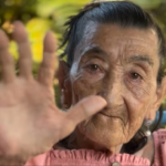 Mujer de 80 años rescatada