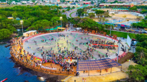 En Cartagena, lote vacío y de basura fue transformado a Plaza de variedades