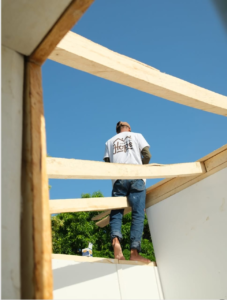 En Sucre: fundación construye casas en 3 días para los más necesitados