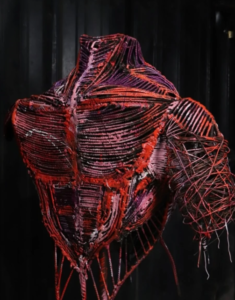 Escultor sucreño inauguró una mega exposición del cuerpo en Sincelejo: obras de artes hechas en hierro
